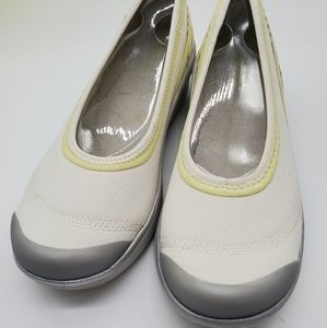 🆕Bzees Flawless Wedge in White